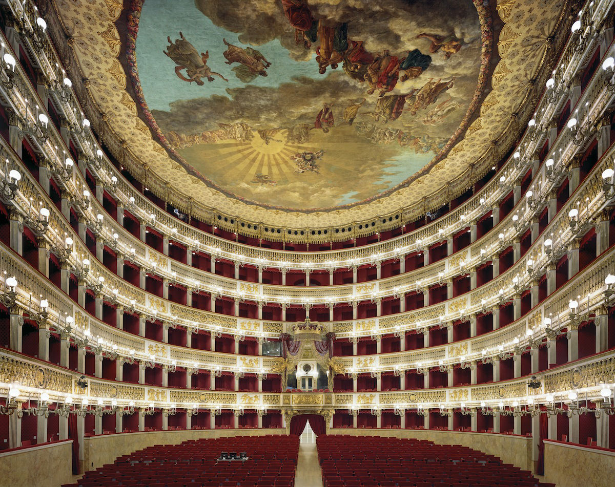 Fotografias de grande formato capturam ornamentada casas de ópera de todo o mundo 08