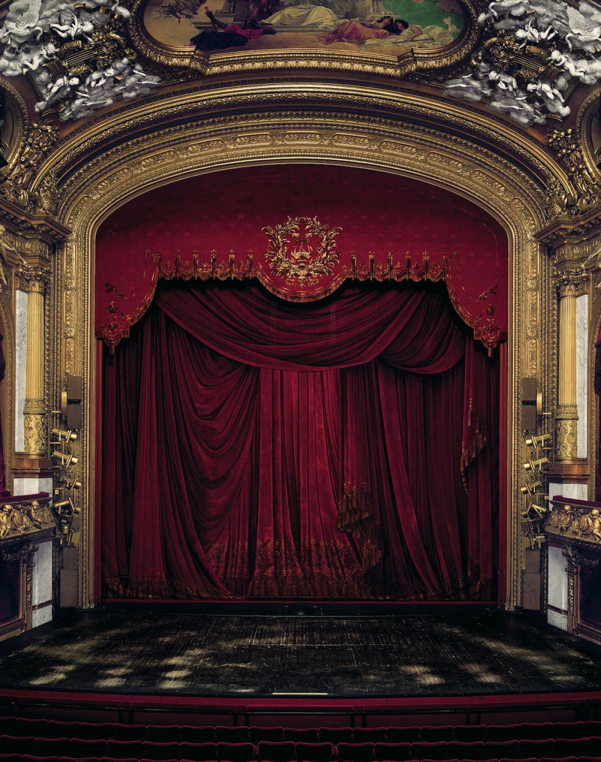 Fotografias de grande formato capturam ornamentada casas de ópera de todo o mundo 11