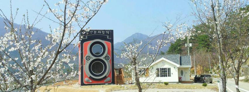 Coreano entusiasta da fotografia constrói um café em forma de câmera 07