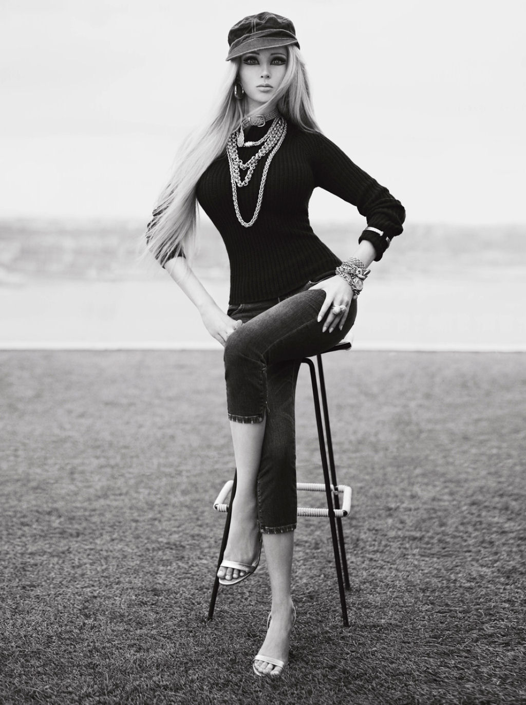 Valeria Lukyanova, a Barbie Humana, impacta com fotos em revista 08