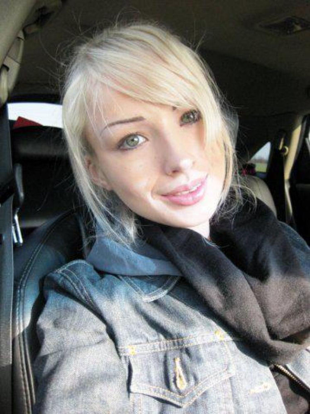 Valeria Lukyanova, a Barbie Humana, impacta com fotos em revista 16