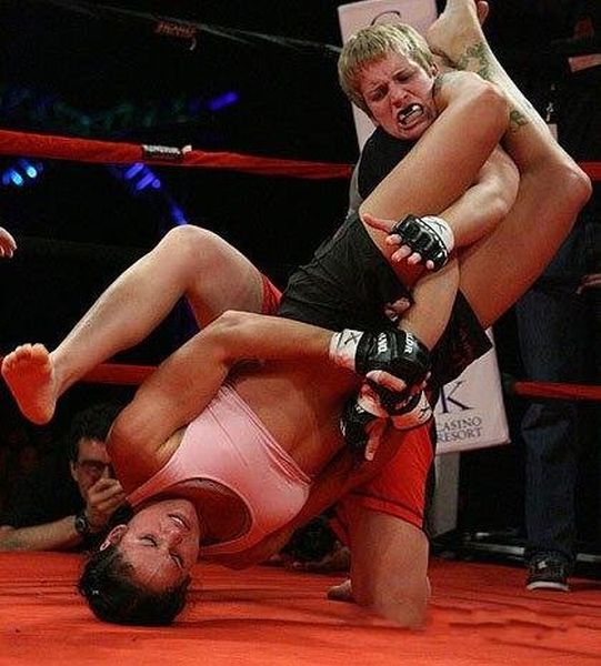 As sexy lutadoras do MMA 66