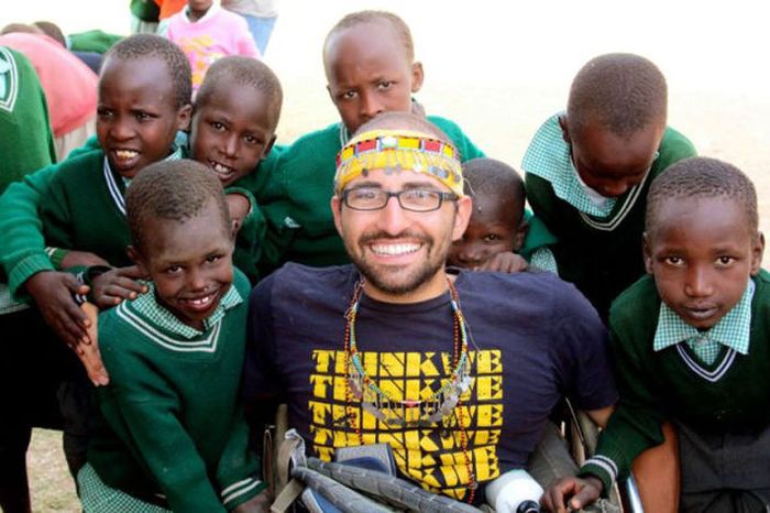 A história em fotos de Spencer West, o homem que venceu o Kilimanjaro com as mãos 16