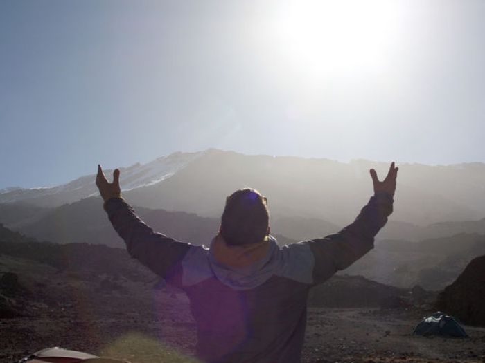 A história em fotos de Spencer West, o homem que venceu o Kilimanjaro com as mãos 34