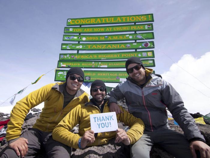A história em fotos de Spencer West, o homem que venceu o Kilimanjaro com as mãos 42