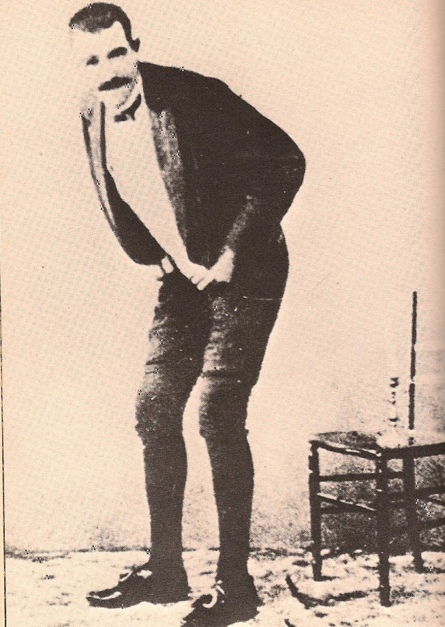 Joseph Pujol, o artista que trabalhava com o furico