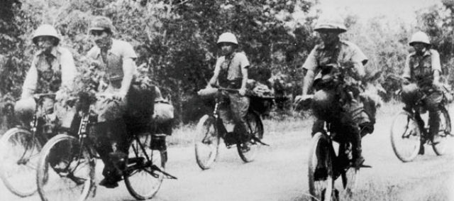 O dia que japoneses de bicicleta humilharam o exército britânico