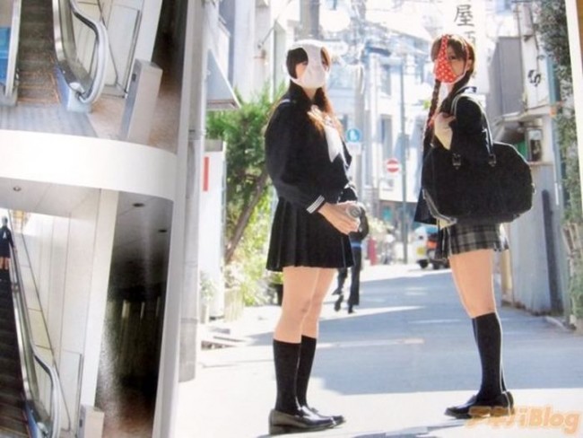 Kaopan, o novo fetiche japonês: jovenzinhas com calcinhas na cara 02