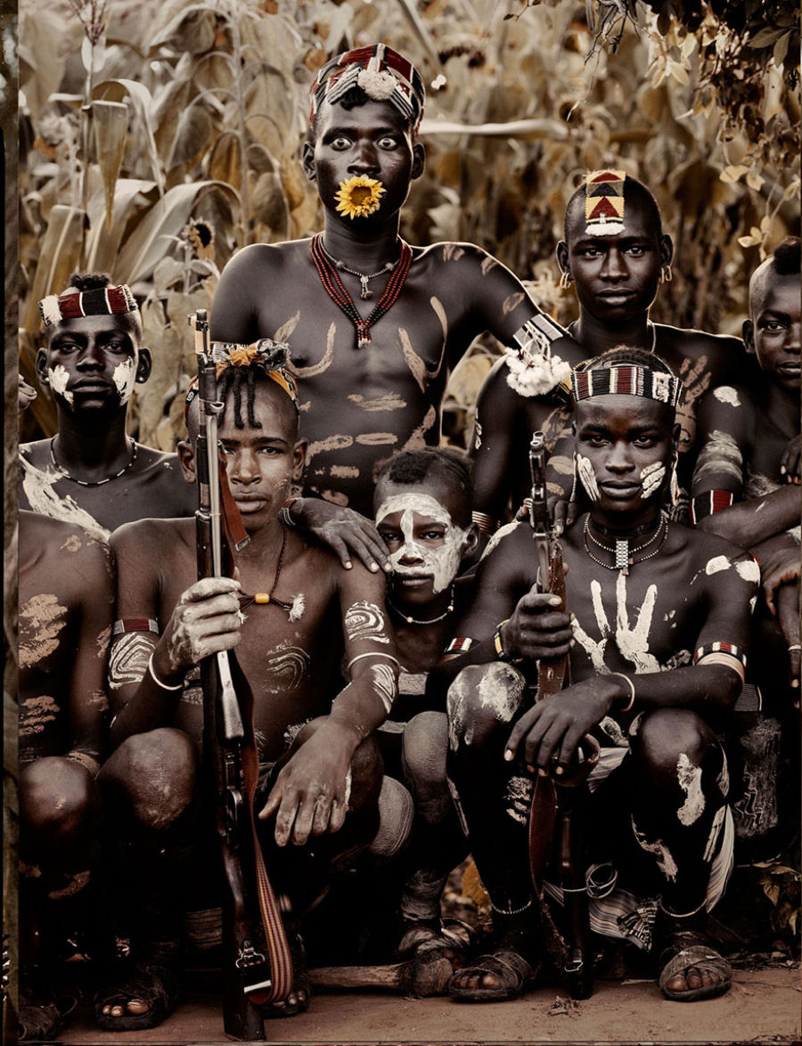 A vida de tribos que estão desaparecendo pelo mundo 40