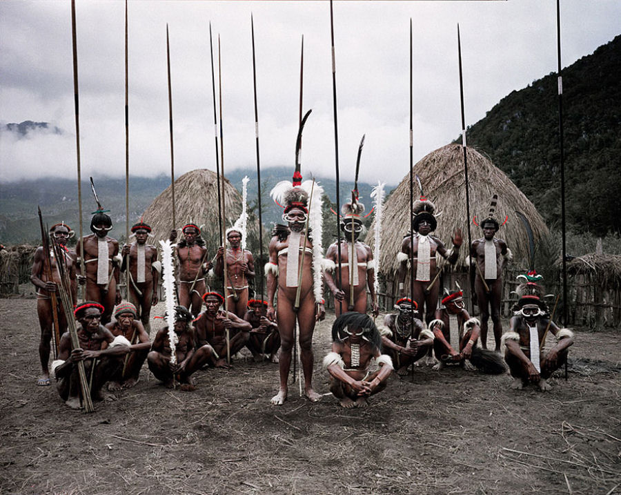A vida de tribos que estão desaparecendo pelo mundo 41