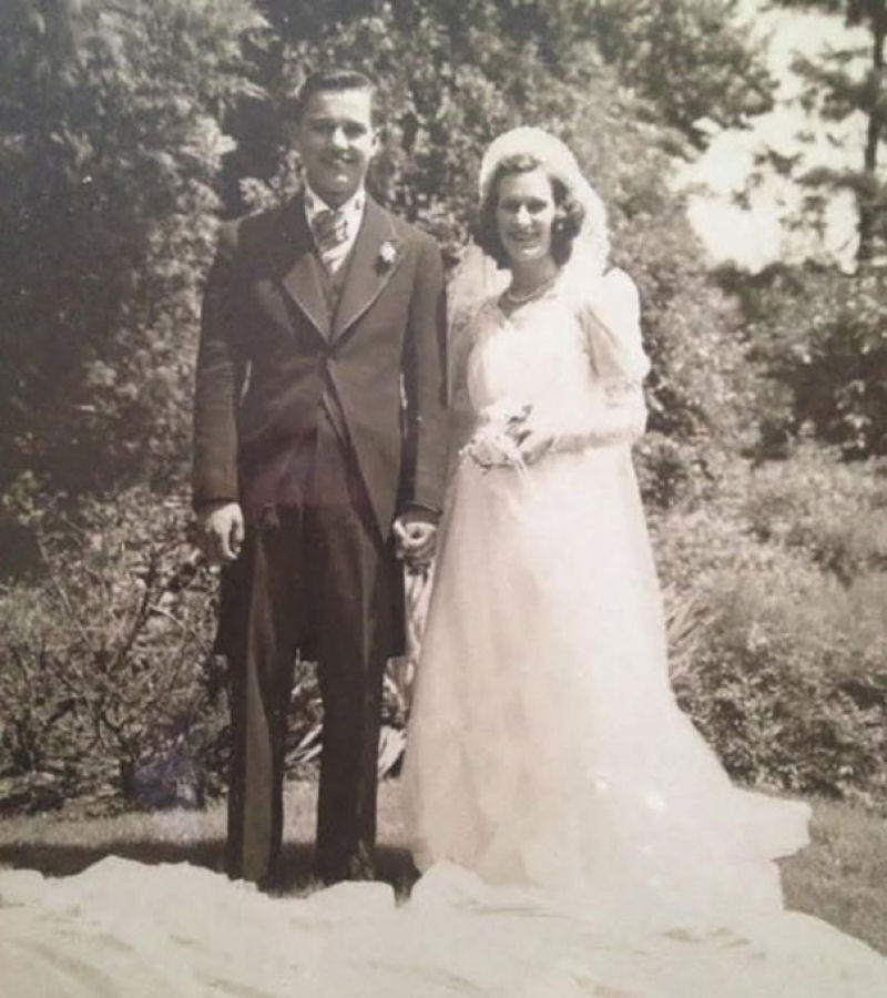 Depois de 75 anos casados, este casal morreu abraado com horas de diferena 03
