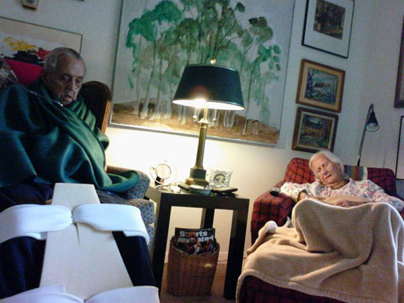 Depois de 75 anos casados, este casal morreu abraado com horas de diferena 07
