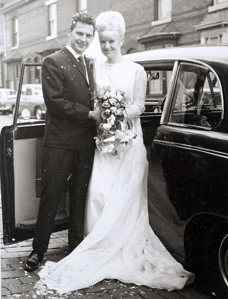 Casal comemora 50 anos usando as mesmas roupas do casamento de 1966 02