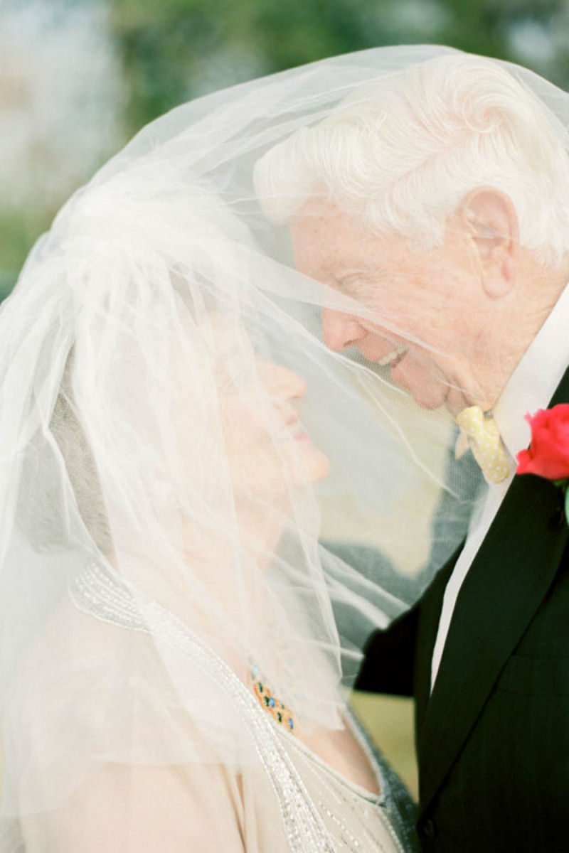 Casal de idosos faz uma adorvel sesso de fotos para celebrar 63 anos de muito amor 05