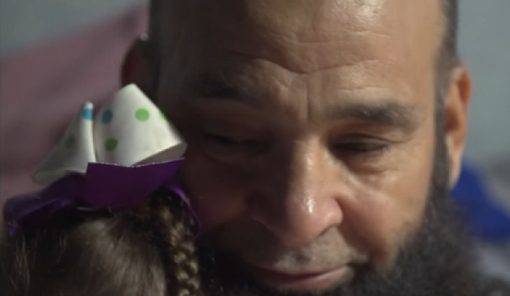 A história reconfortante de um pai que só adota crianças com doença terminal