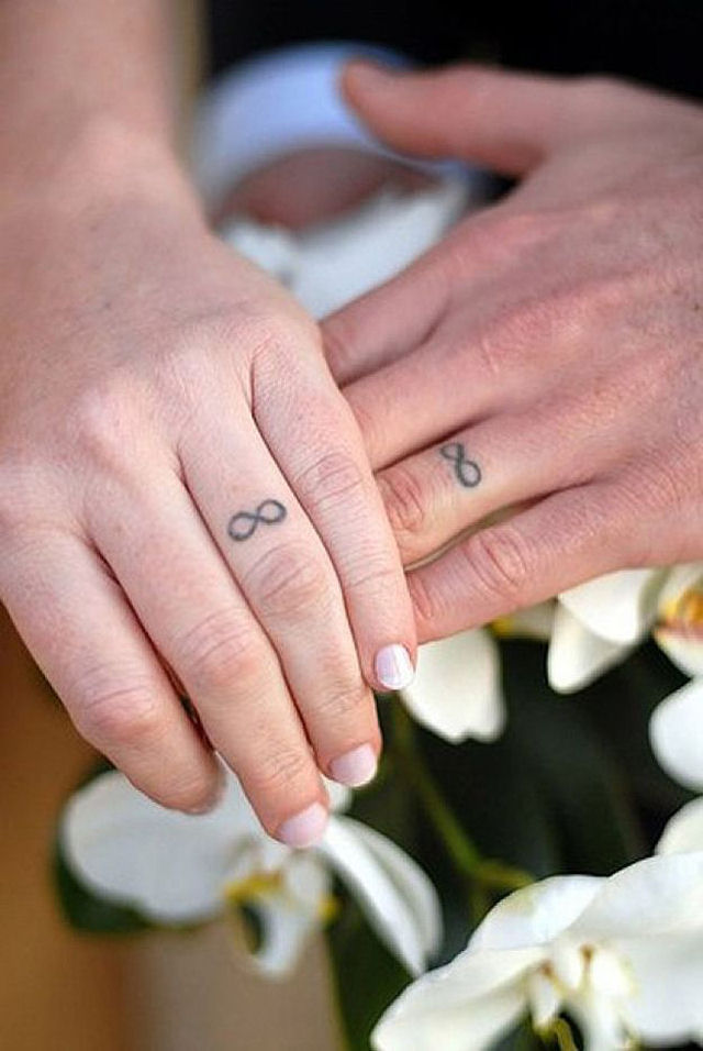 As melhores tatuagens de aliana de casamento 06