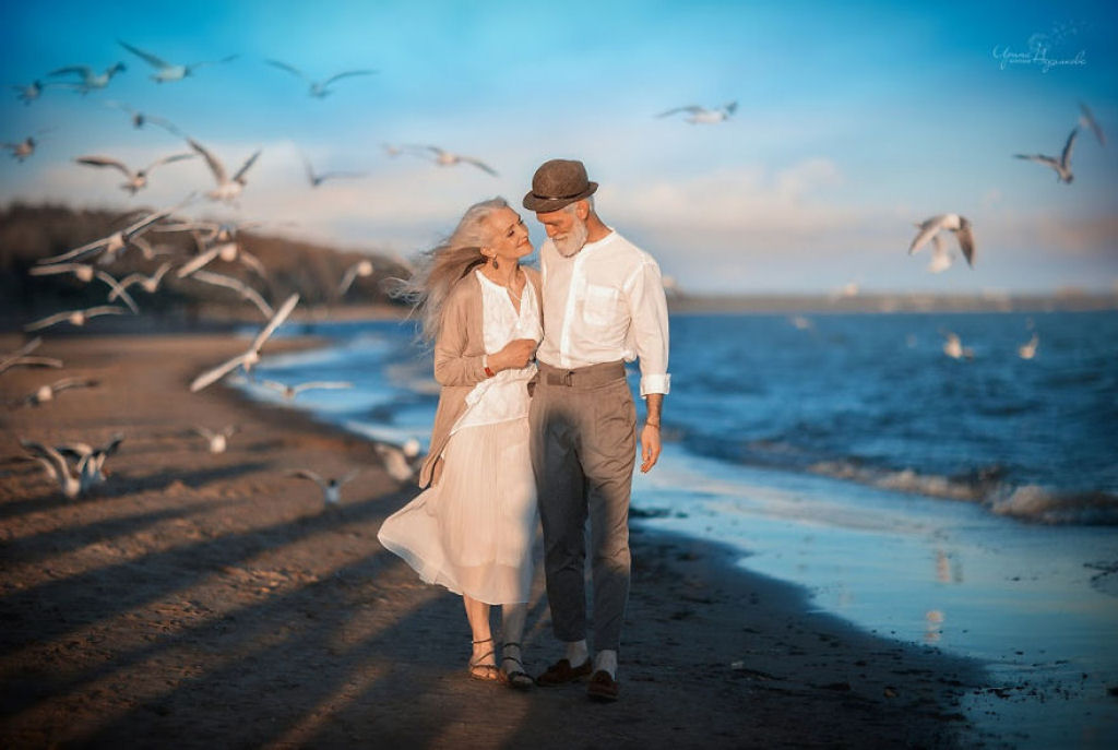 Fotgrafa russa registra casal na melhor idade para mostrar que o amor pode sim transcender o tempo 09