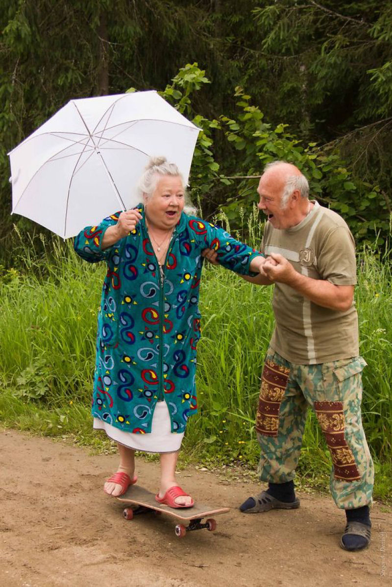 28 casais de idosos provam que você nunca está velho demais para se divertir 18