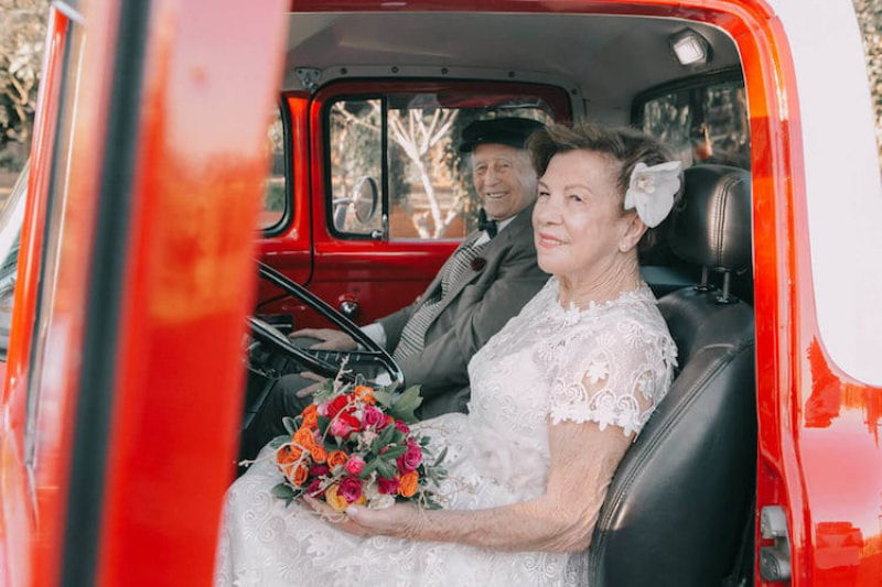 Casal finalmente tira fotos românticas de casamento após 60 anos juntos 17