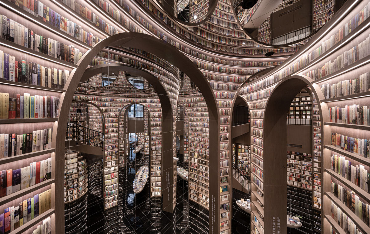 Livraria chinesa com teto espelhado e piso reluzente parece uma ilusão de M.C. Escher 03