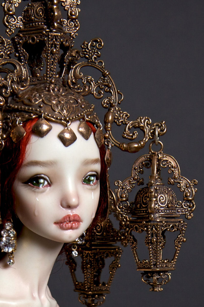 Elegantes bonecas lacrimejantes transmitem a complexidade das emoções humanas 14