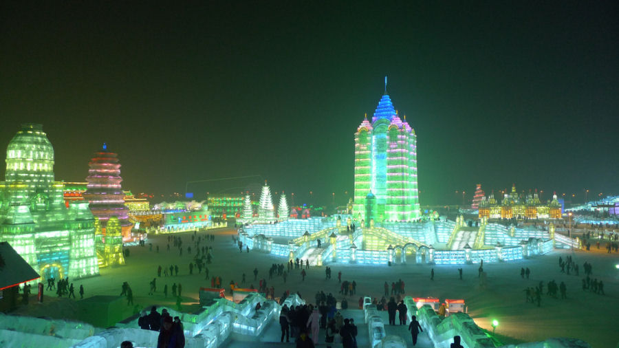 A cidade mgica feita de gelo e neve na China 04