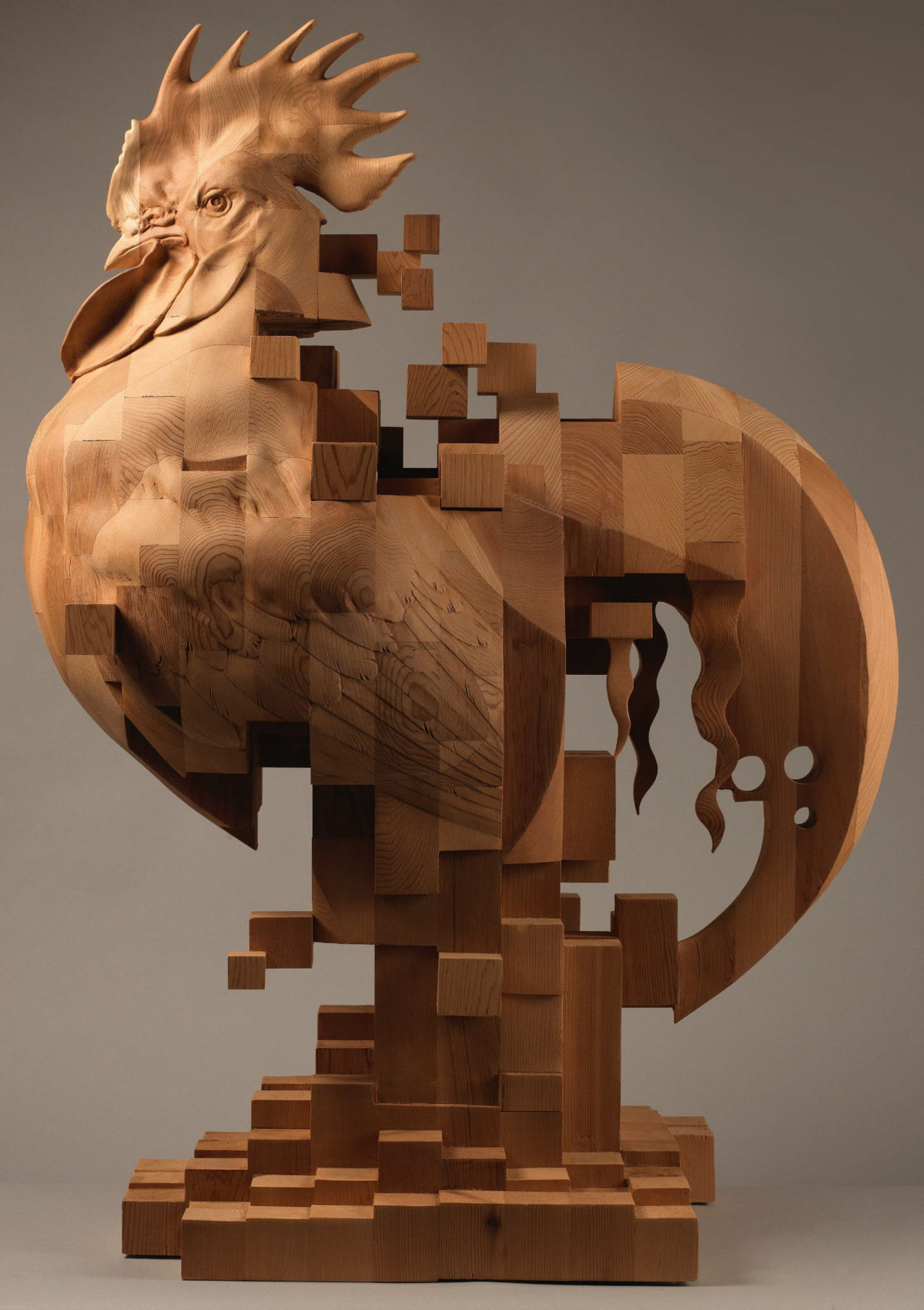 Esculturas figurativas parecem se fragmentar com pixels de madeira 05
