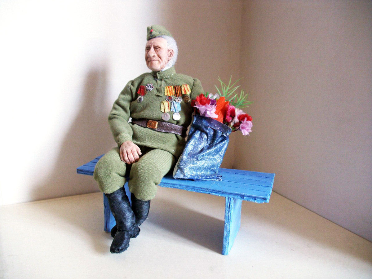 Estes brinquedos fofos e surpreendentes retratam a vida dos idosos na Rssia 08