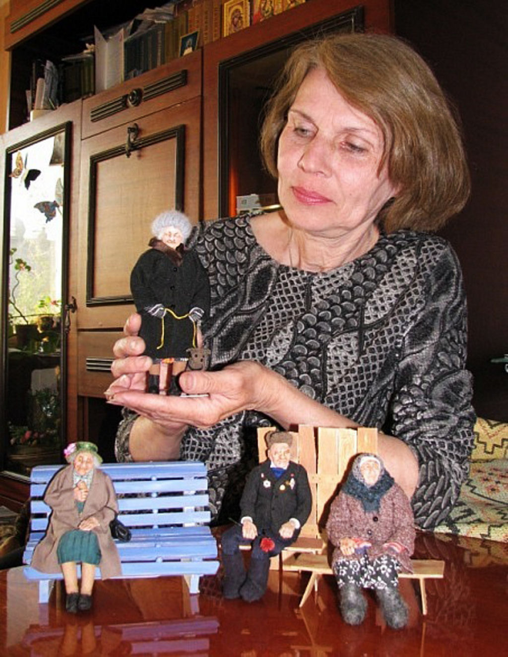 Estes brinquedos fofos e surpreendentes retratam a vida dos idosos na Rssia 19