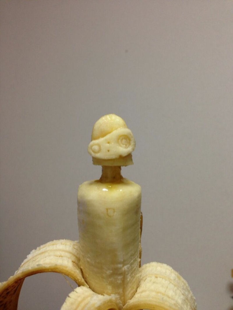 Artista japonês usa palitos para criar surpreendentes esculturas de banana 15