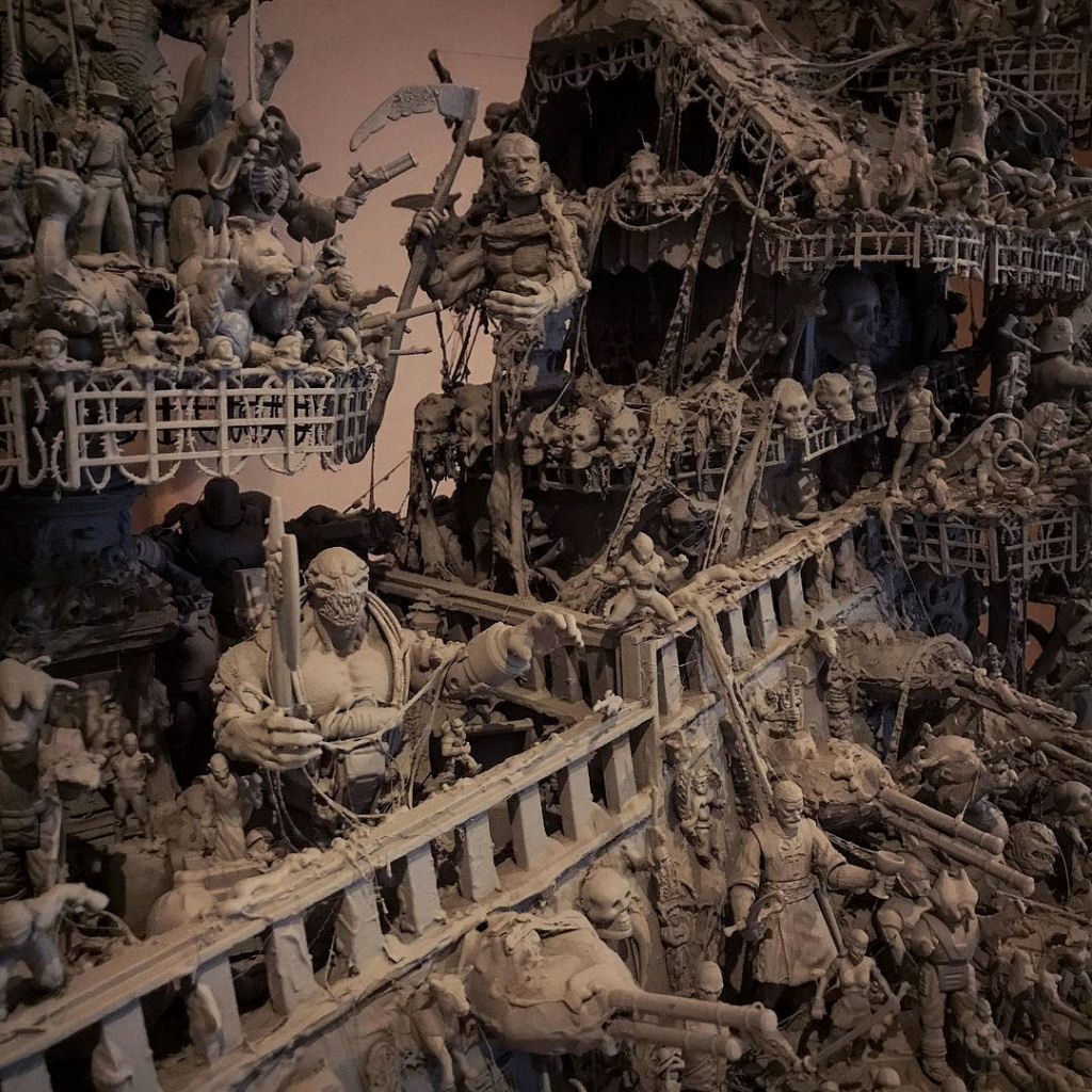 Artista passa 14 meses criando a mais incrvel escultura de navio pirata fantasma 07
