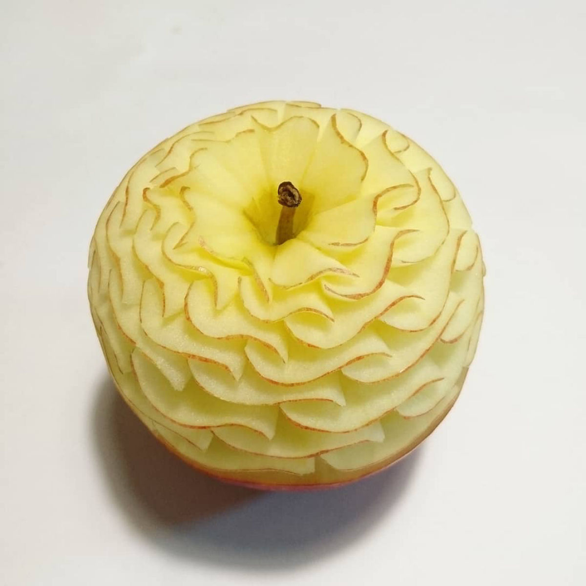 Escultor japons transforma frutas e legumes  em esculturas comestveis brilhantes 16