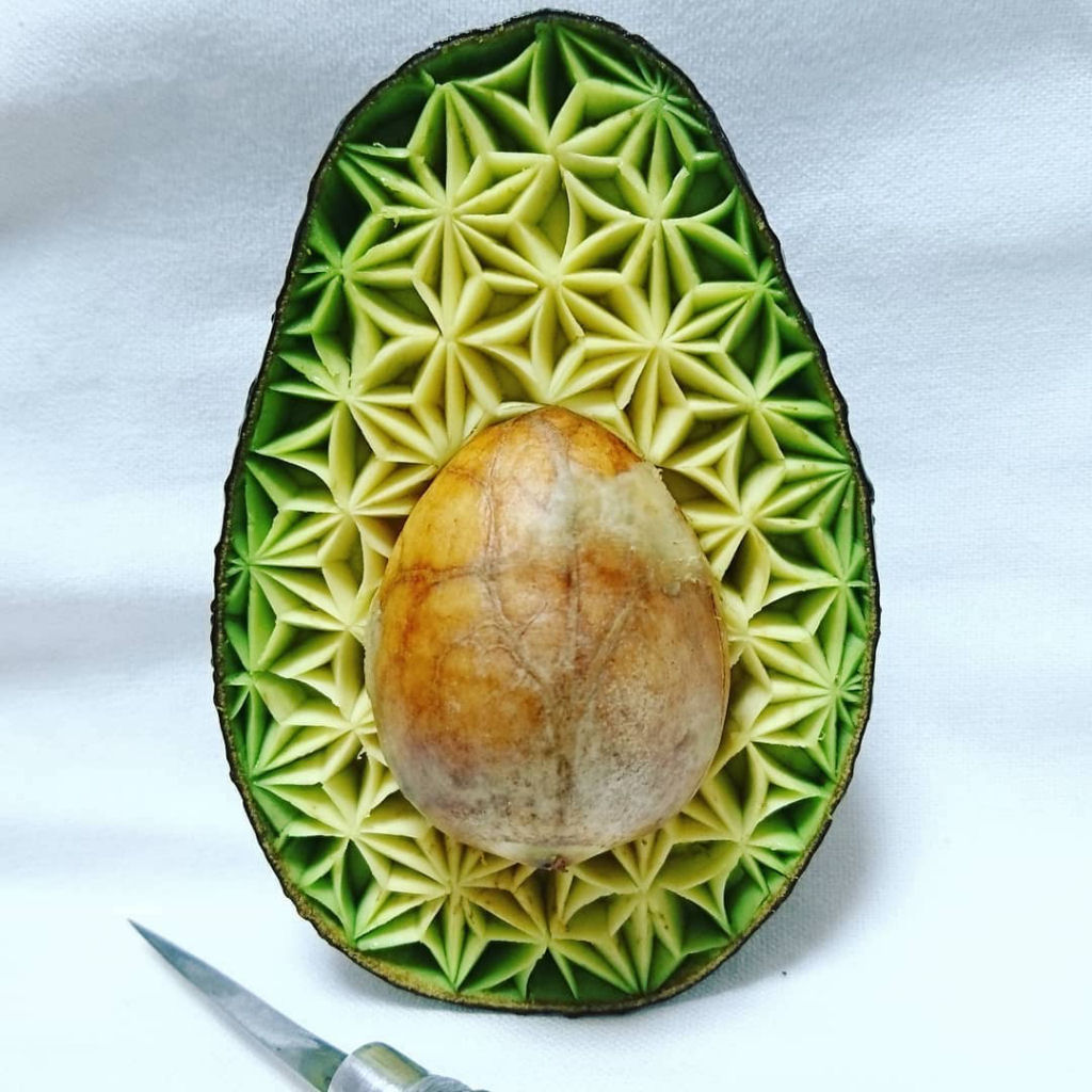A delicada arte com frutas de um escultor japons 01