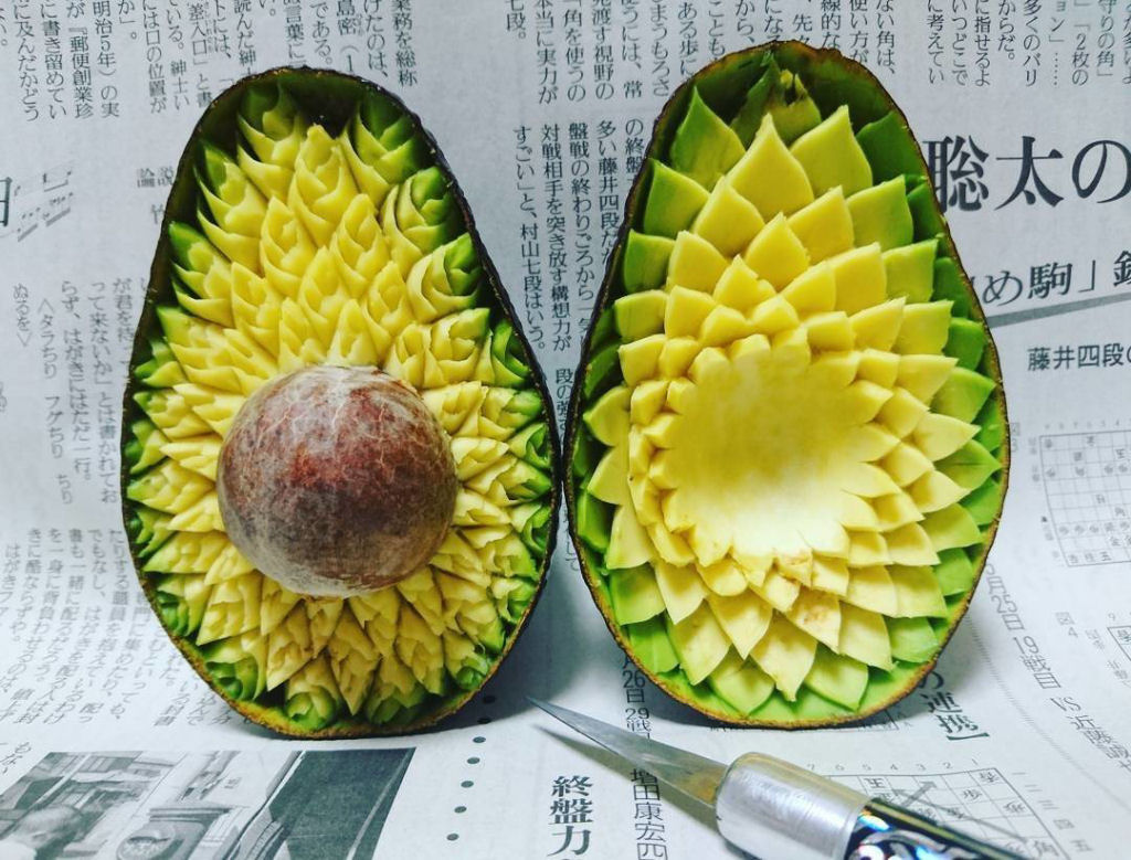 A delicada arte com frutas de um escultor japons 12
