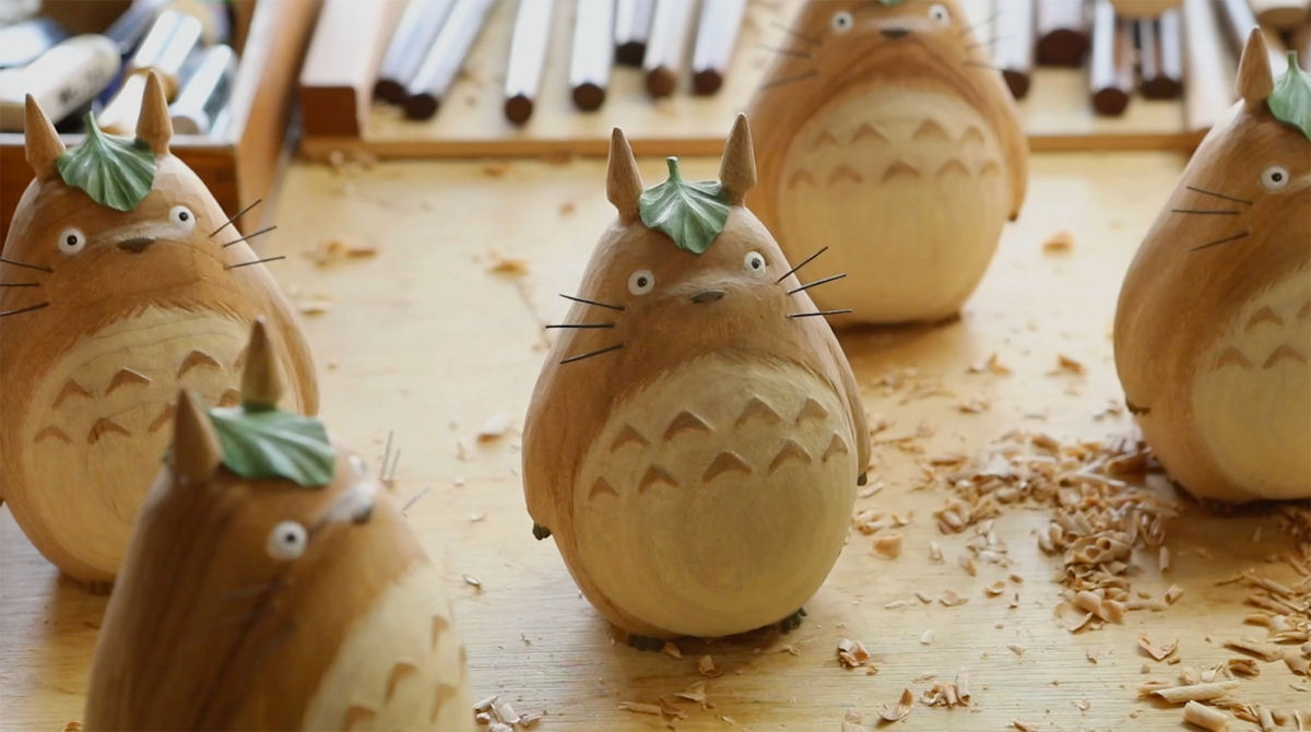 Uma adorvel coleo Totoro feita  mo celebra o cone do Studio Ghibli