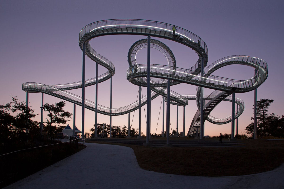 SpaceWalk: uma passarela espetacular ao estilo de montanha-russa percorre um parque sul-coreano 01