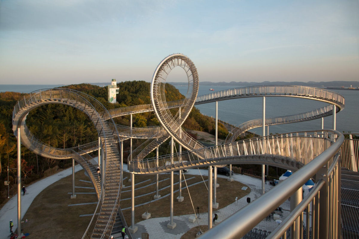 SpaceWalk: uma passarela espetacular ao estilo de montanha-russa percorre um parque sul-coreano 02