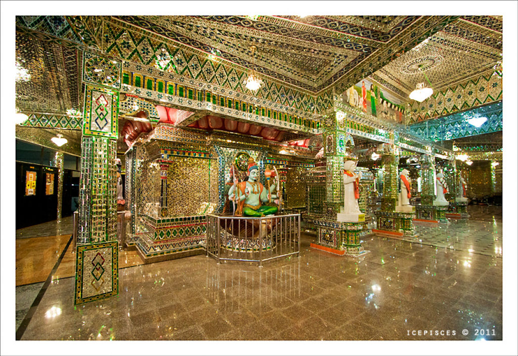 Templo RajaKaliamman, uma maravilha de vidro na Malsia