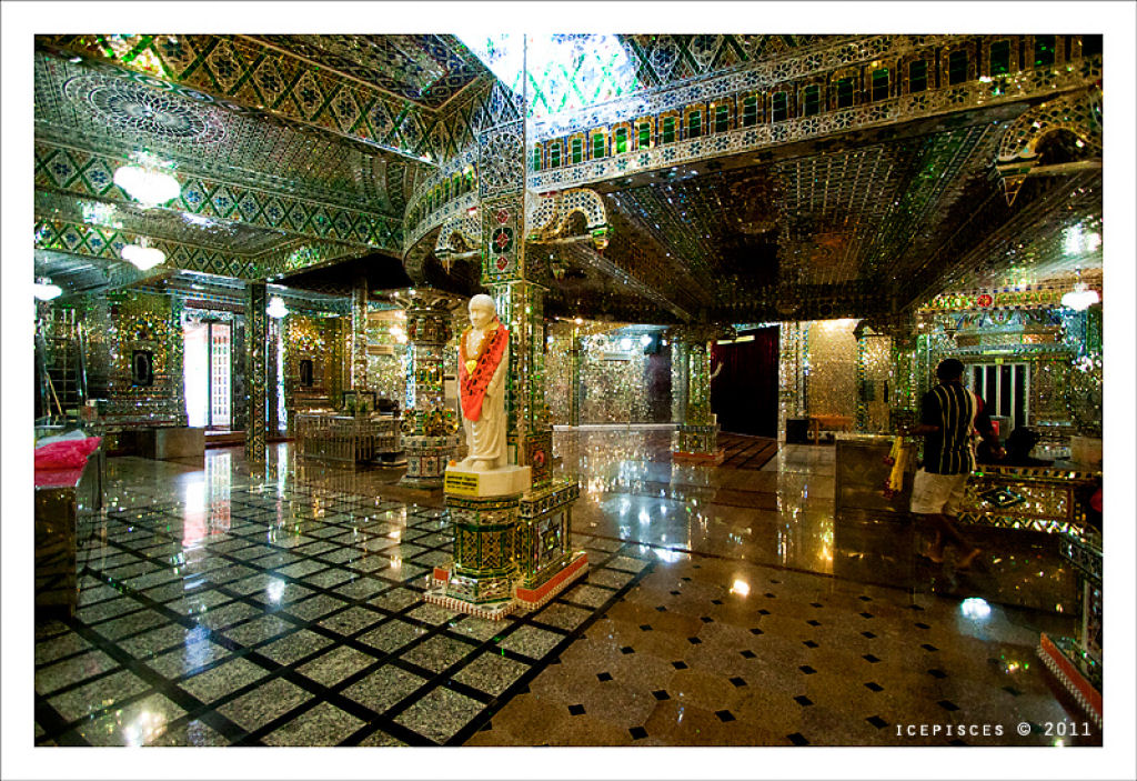 Templo RajaKaliamman, uma maravilha de vidro na Malsia