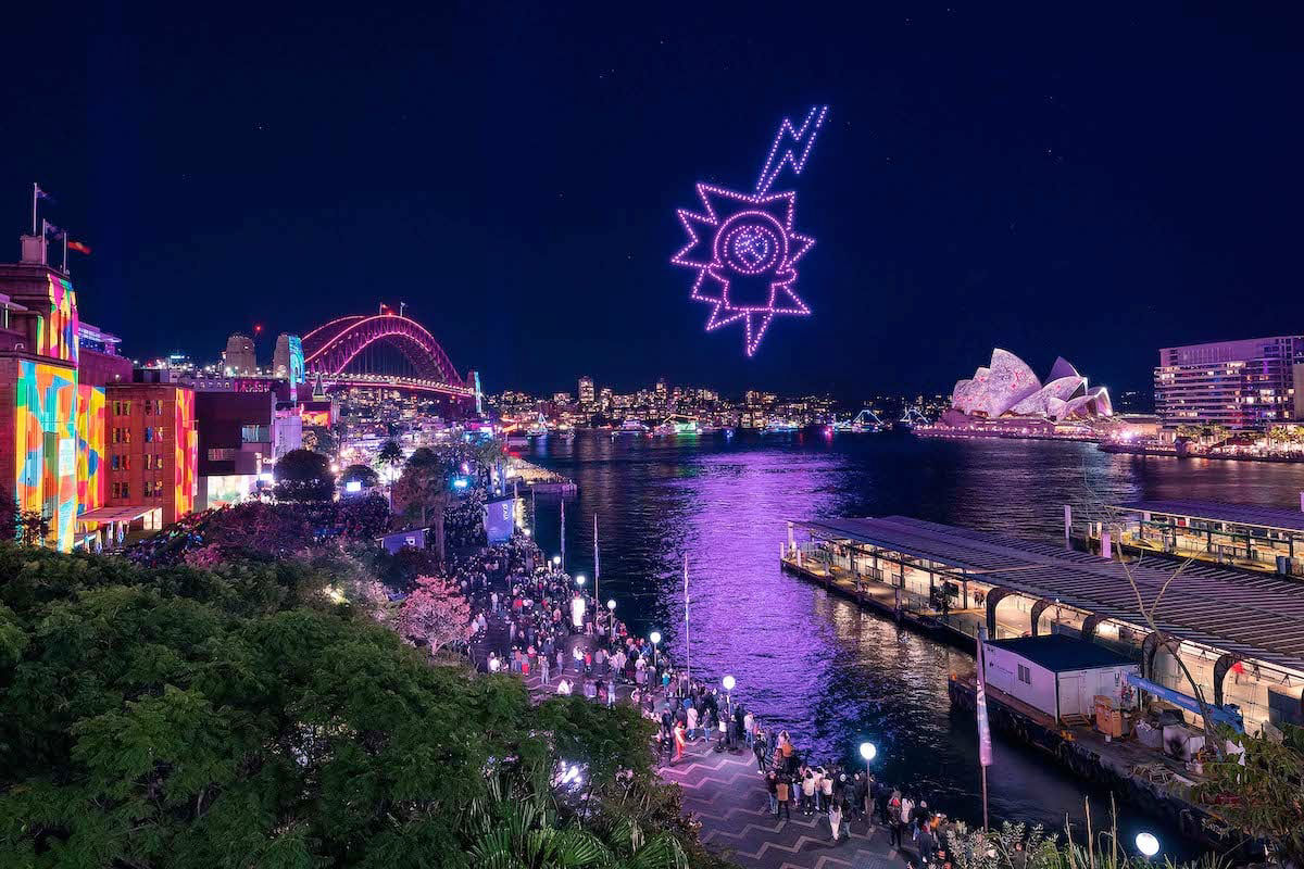 Instalações e projeções radiantes iluminam a arquitetura de Sydney para seu festival anual de luzes 04
