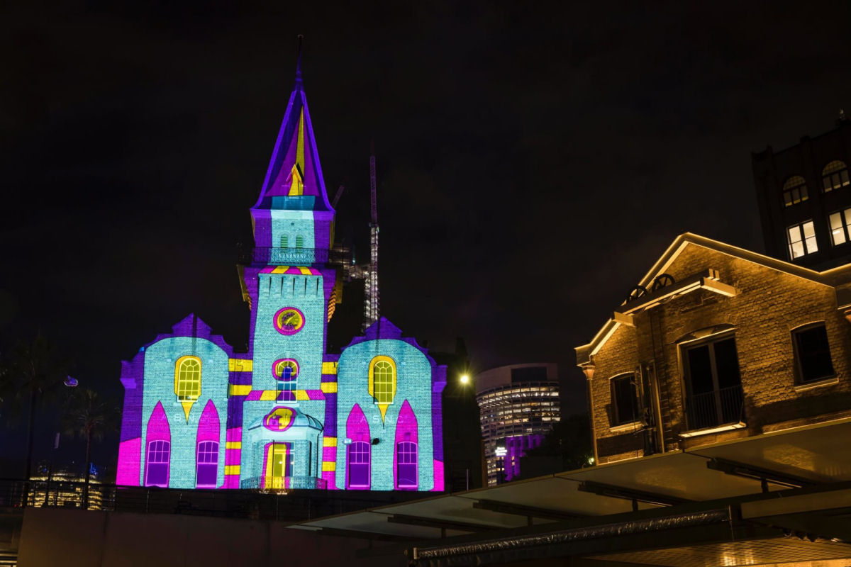 Instalações e projeções radiantes iluminam a arquitetura de Sydney para seu festival anual de luzes 08
