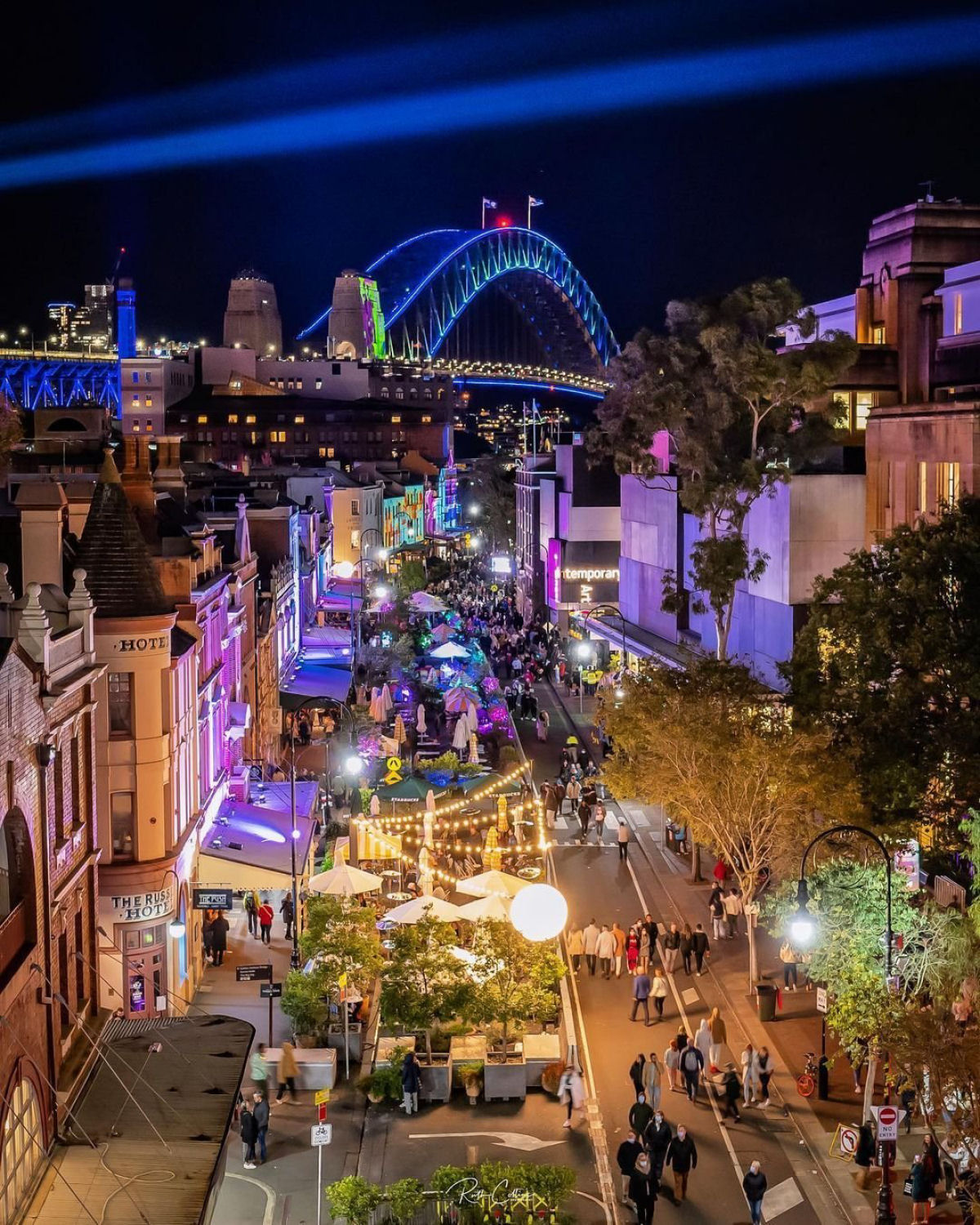 Instalações e projeções radiantes iluminam a arquitetura de Sydney para seu festival anual de luzes 12