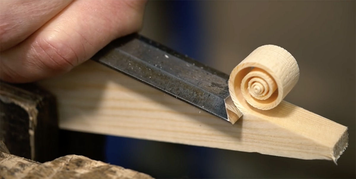 Vídeo satisfatório mostra marceneiro fazendo aparas espirais de 'Fibonacci'