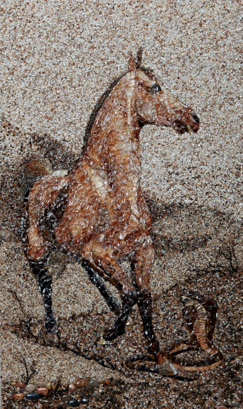 Artista ucraniana cria obras incrivelmente detalhadas com areia, seixo e conchas 09