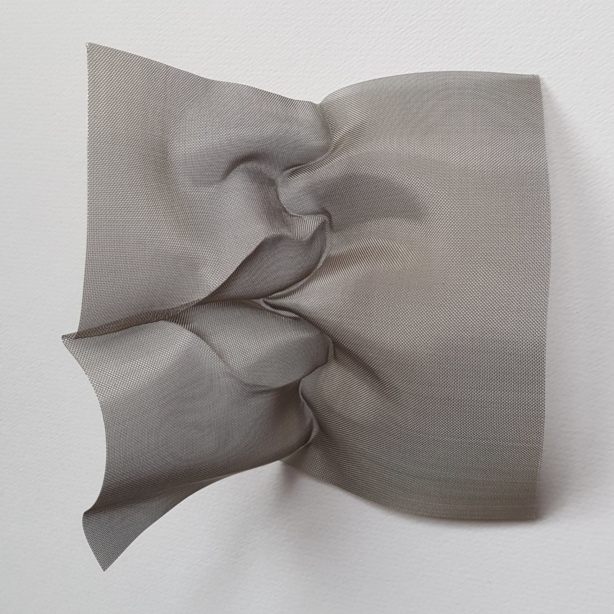 Esculturas sensuais em simples folhas de papel sugerem momentos de intimidade 08