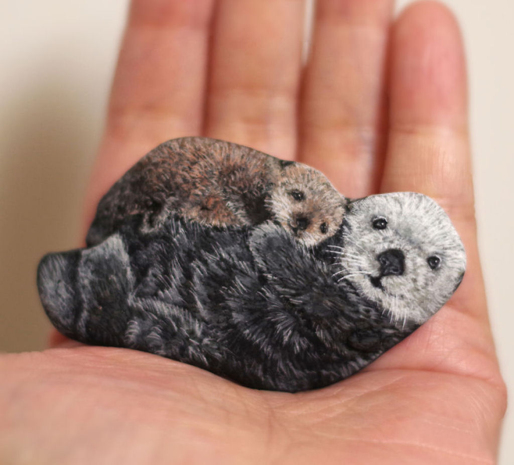 Esta artista japonesa consegue transformar simples rochas em arte animal realista 04