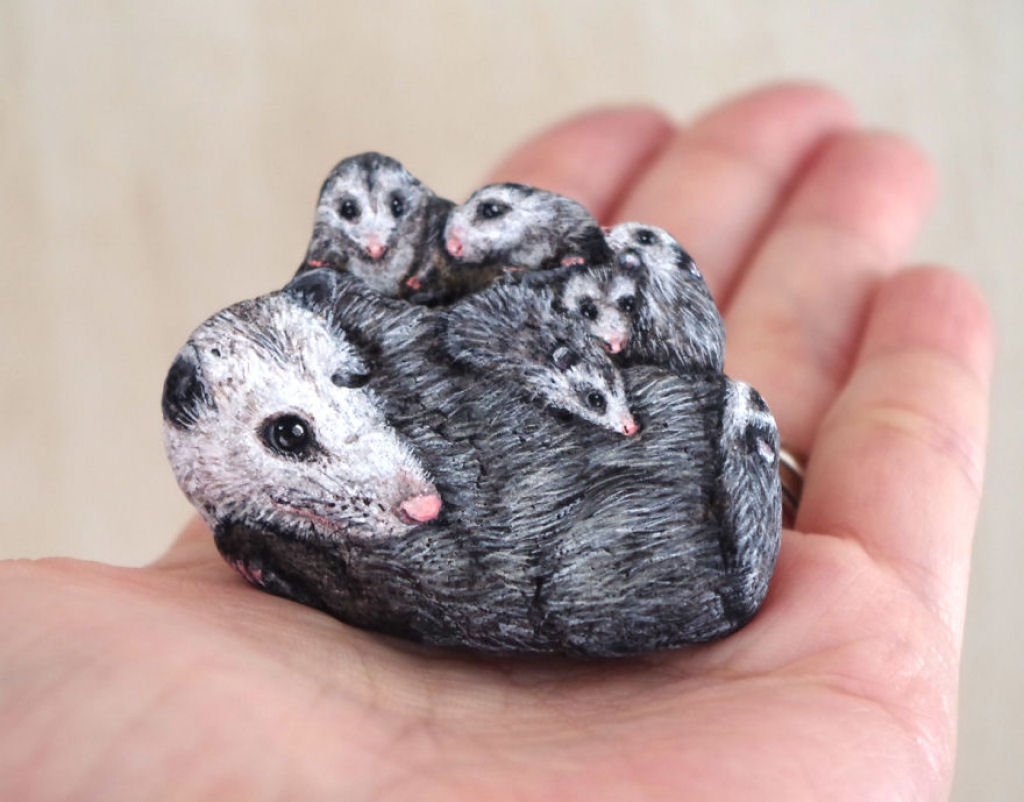 Esta artista japonesa consegue transformar simples rochas em arte animal realista 20