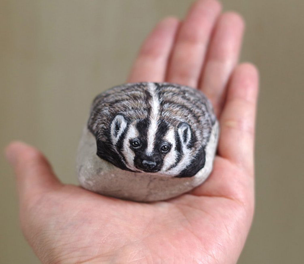 Esta artista japonesa consegue transformar simples rochas em arte animal realista 27