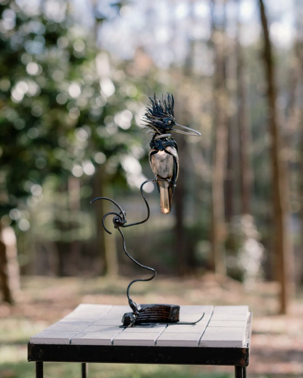 Artista transforma sucata descartada em belas esculturas de animais 10