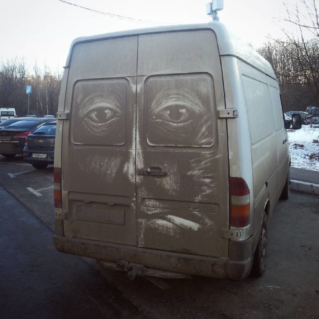 Artista transforma carros sujos em Moscou em incríveis obras de arte 07